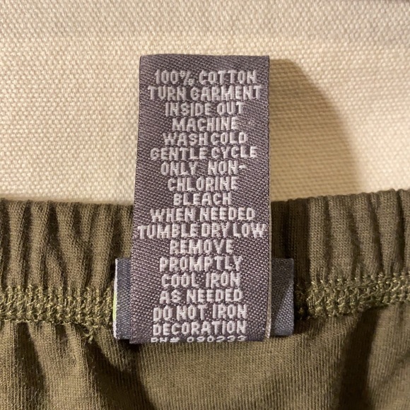 Cute, long halter top w/ built in bralette. - Picture 5 of 10